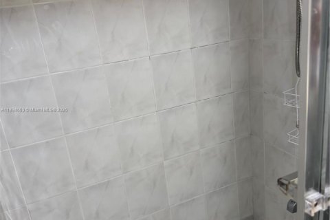 Снять в аренду кондоминиум в Помпано-Бич, Флорида 2 спальни, 97.55м2, № 1947415 - фото 21