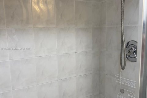 Снять в аренду кондоминиум в Помпано-Бич, Флорида 2 спальни, 97.55м2, № 1947415 - фото 22