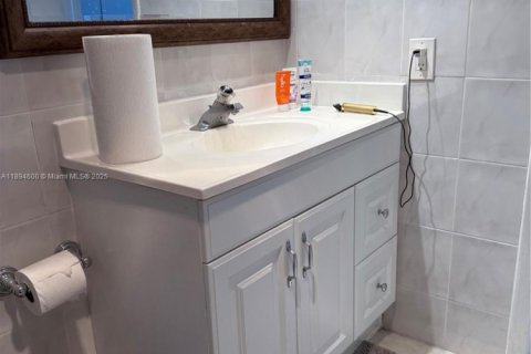 Снять в аренду кондоминиум в Помпано-Бич, Флорида 2 спальни, 97.55м2, № 1947415 - фото 15