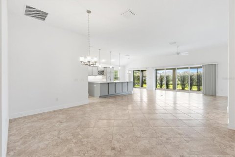 Casa en venta en The Villages, Florida, 3 dormitorios, 187.29 m2 № 1771582 - foto 9