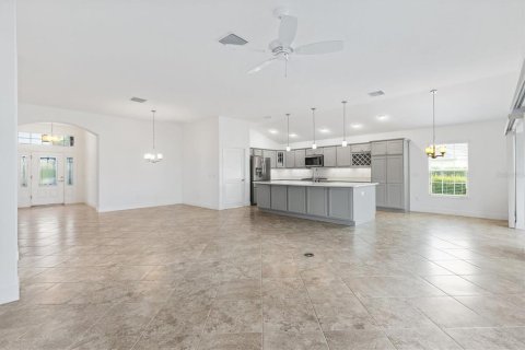 Casa en venta en The Villages, Florida, 3 dormitorios, 187.29 m2 № 1771582 - foto 10