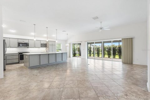 Casa en venta en The Villages, Florida, 3 dormitorios, 187.29 m2 № 1771582 - foto 12