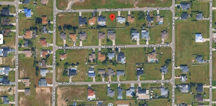 Коммерческая недвижимость в Кейп-Корал, Флорида № 2045960