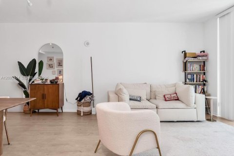 Copropriété à louer à Miami, Floride: 1 chambre, 71.91 m2 № 2381384 - photo 10