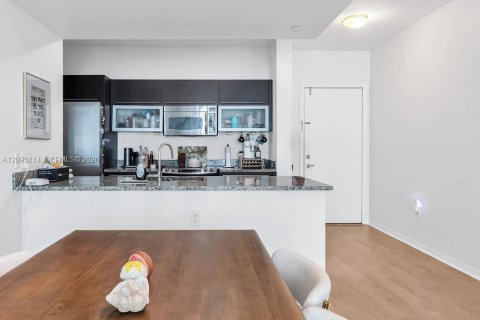Copropriété à louer à Miami, Floride: 1 chambre, 71.91 m2 № 2381384 - photo 13