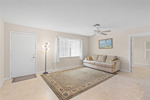 House in Sarasota, Florida 3 bedrooms, 115.11 sq.m. № 1429278 - photo 5
