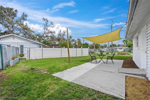 House in Sarasota, Florida 3 bedrooms, 115.11 sq.m. № 1429278 - photo 24