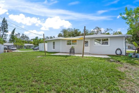 House in Sarasota, Florida 3 bedrooms, 115.11 sq.m. № 1429278 - photo 25