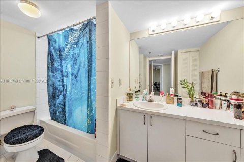 Condominio en venta en Miami, Florida, 2 dormitorios, 103.12 m2 № 1772342 - foto 17