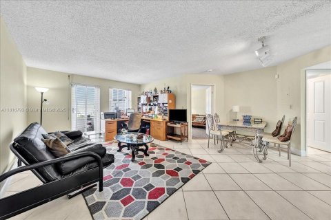 Condominio en venta en Miami, Florida, 2 dormitorios, 103.12 m2 № 1772342 - foto 4