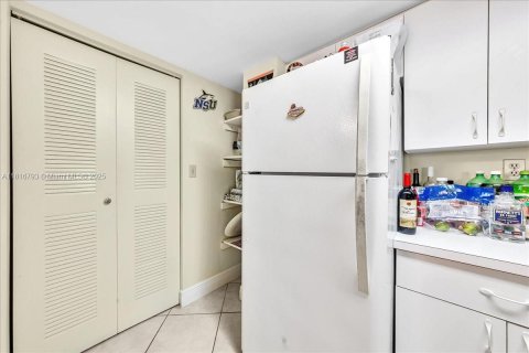 Condominio en venta en Miami, Florida, 2 dormitorios, 103.12 m2 № 1772342 - foto 11