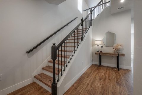Villa ou maison à louer à Land O' Lakes, Floride: 4 chambres, 220.18 m2 № 1914855 - photo 3