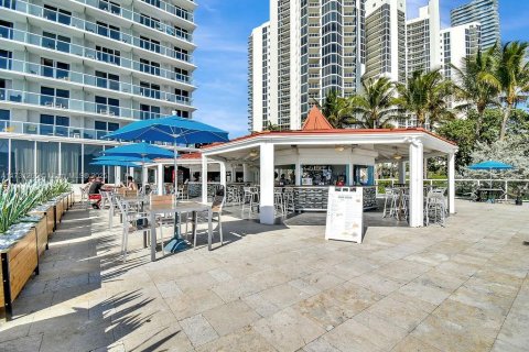 Condo in Sunny Isles Beach, Florida  № 1937276 - photo 23