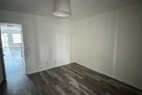 Condominio en venta en Boca Raton, Florida, 1 dormitorio, 55.74 m2 № 2023069 - foto 17