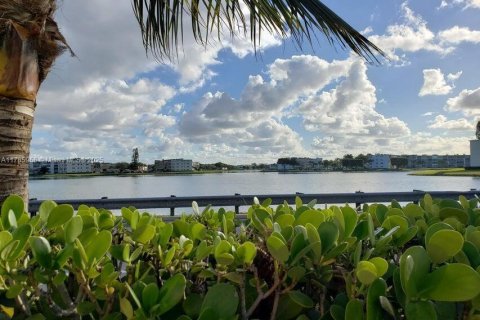 Condominio en venta en Boca Raton, Florida, 1 dormitorio, 55.74 m2 № 2023069 - foto 30