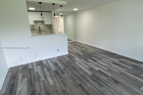 Condominio en venta en Boca Raton, Florida, 1 dormitorio, 55.74 m2 № 2023069 - foto 2