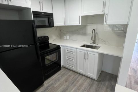 Condominio en Boca Raton, Florida, 1 dormitorio  № 2023069