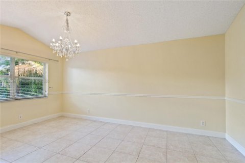 House in Davie, Florida 4 bedrooms, 193.79 sq.m. № 1700839 - photo 11