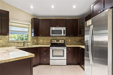 House in Davie, Florida 4 bedrooms, 193.79 sq.m. № 1700839 - photo 4