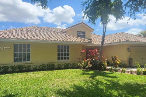 House in Davie, Florida 4 bedrooms, 193.79 sq.m. № 1700839 - photo 1