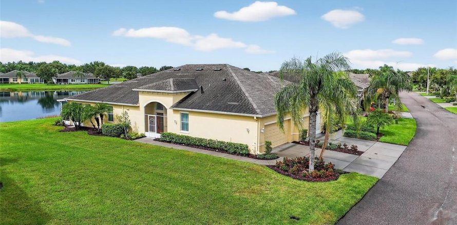 Villa ou maison à Sun City Center, Floride 2 chambres, 154.96 m2 № 1906575