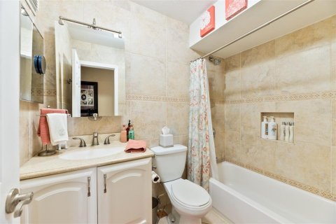 Villa ou maison à vendre à Sunrise, Floride: 3 chambres, 109.53 m2 № 2389057 - photo 22