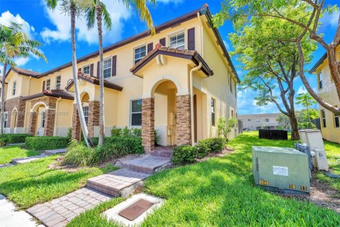 Touwnhouse à vendre à Cutler Bay, Floride: 2 chambres, 135.45 m2 № 1927240 - photo 6