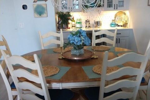 Condo in Lauderdale-by-the-Sea, Florida, 2 bedrooms  № 2402406 - photo 25
