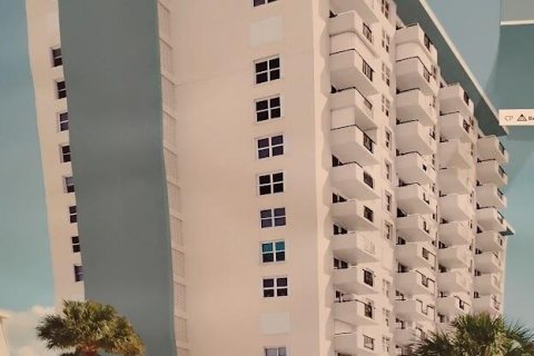 Condo in Lauderdale-by-the-Sea, Florida, 2 bedrooms  № 2402406