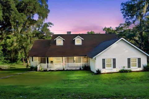 Villa ou maison à Eustis, Floride 4 chambres, 369.38 m2 № 2295330