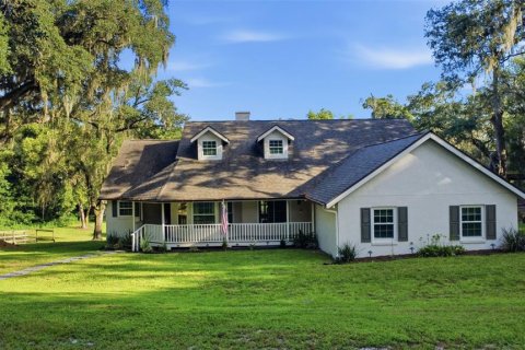 House in Eustis, Florida 4 bedrooms, 369.38 sq.m. № 2295330 - photo 2