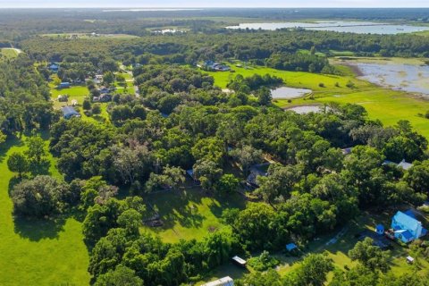 House in Eustis, Florida 4 bedrooms, 369.38 sq.m. № 2295330 - photo 7