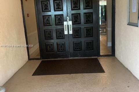 Condominio en alquiler en West Palm Beach, Florida, 1 dormitorio, 65.4 m2 № 1972176 - foto 3