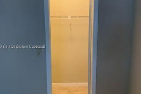 Condominio en alquiler en West Palm Beach, Florida, 1 dormitorio, 65.4 m2 № 1972176 - foto 8