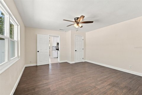 House in Gulfport, Florida 3 bedrooms, 92.53 sq.m. № 2430786 - photo 26