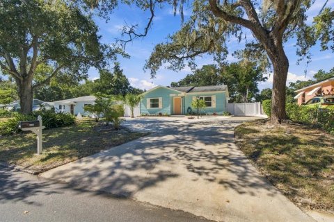 House in Gulfport, Florida 3 bedrooms, 92.53 sq.m. № 2430786 - photo 2