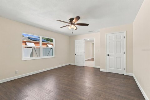House in Gulfport, Florida 3 bedrooms, 92.53 sq.m. № 2430786 - photo 27