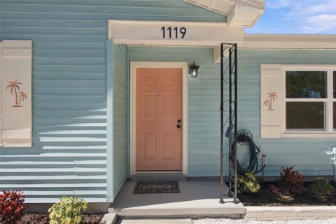 House in Gulfport, Florida 3 bedrooms, 92.53 sq.m. № 2430786 - photo 5