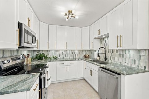 House in Gulfport, Florida 3 bedrooms, 92.53 sq.m. № 2430786 - photo 9