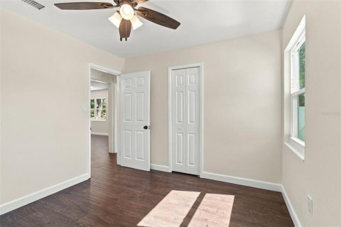 House in Gulfport, Florida 3 bedrooms, 92.53 sq.m. № 2430786 - photo 23