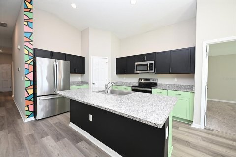 Villa ou maison à louer à Lakeland, Floride: 4 chambres, 171.87 m2 № 2415290 - photo 4