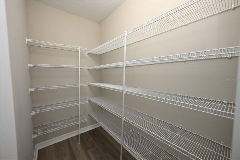 Villa ou maison à louer à Lakeland, Floride: 4 chambres, 171.87 m2 № 2415290 - photo 8