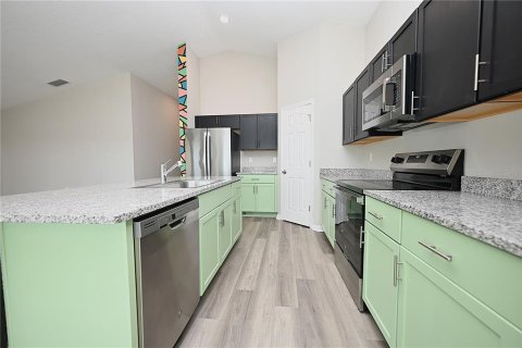 Villa ou maison à louer à Lakeland, Floride: 4 chambres, 171.87 m2 № 2415290 - photo 5