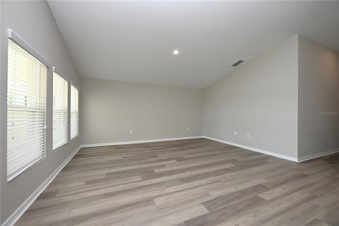 Villa ou maison à louer à Lakeland, Floride: 4 chambres, 171.87 m2 № 2415290 - photo 13