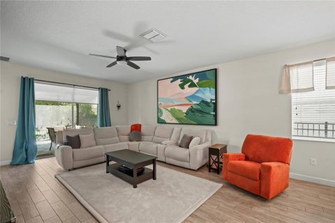 Villa ou maison à louer à Orlando, Floride: 3 chambres, 194.07 m2 № 2415490 - photo 4