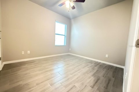 House in Kissimmee, Florida 3 bedrooms, 153.38 sq.m. № 2393578 - photo 12