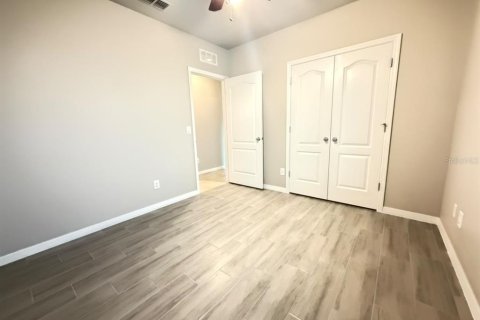 House in Kissimmee, Florida 3 bedrooms, 153.38 sq.m. № 2393578 - photo 11