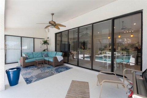 House in Fort Myers, Florida 2 bedrooms, 145.48 sq.m. № 1779746 - photo 23
