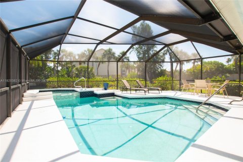 House in Fort Myers, Florida 2 bedrooms, 145.48 sq.m. № 1779746 - photo 25