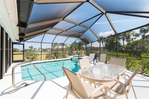 House in Fort Myers, Florida 2 bedrooms, 145.48 sq.m. № 1779746 - photo 26